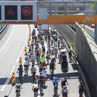 Archivfoto: 2025 fuhren Demonstrierende in Innsbruck über die A12, in Graz lässt die Fahrraddemo am Freitag die A9 nun aus