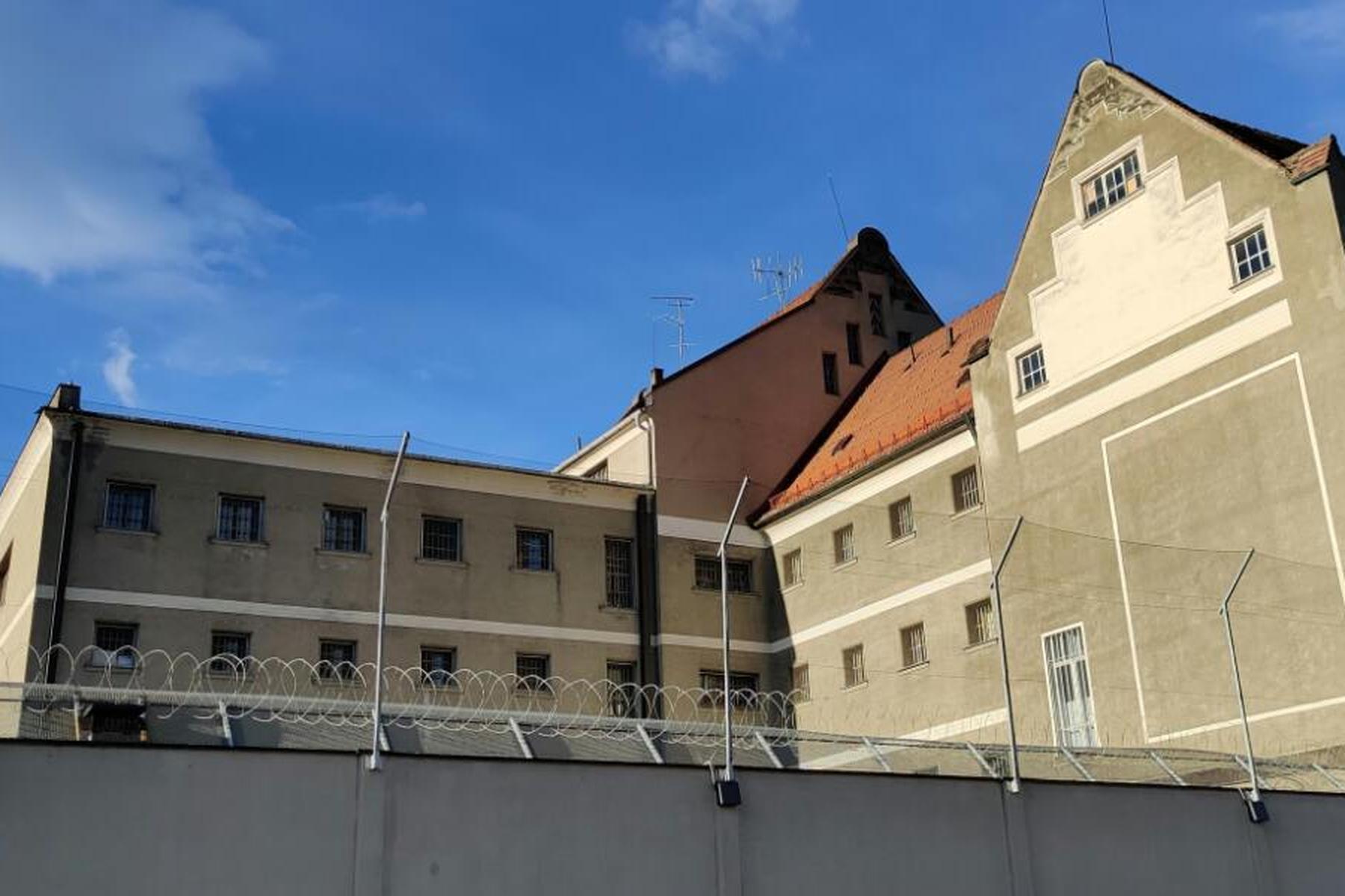 Bregenz: Ermittlungen gegen Justizwachebeamtin in Vorarlberg