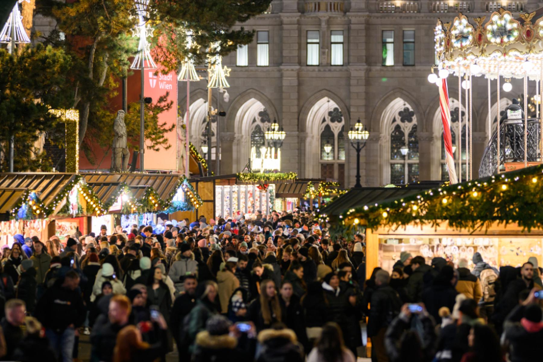 Božični sejem pred dvorcem Schönbrunn najbolj priljubljen v Avstriji