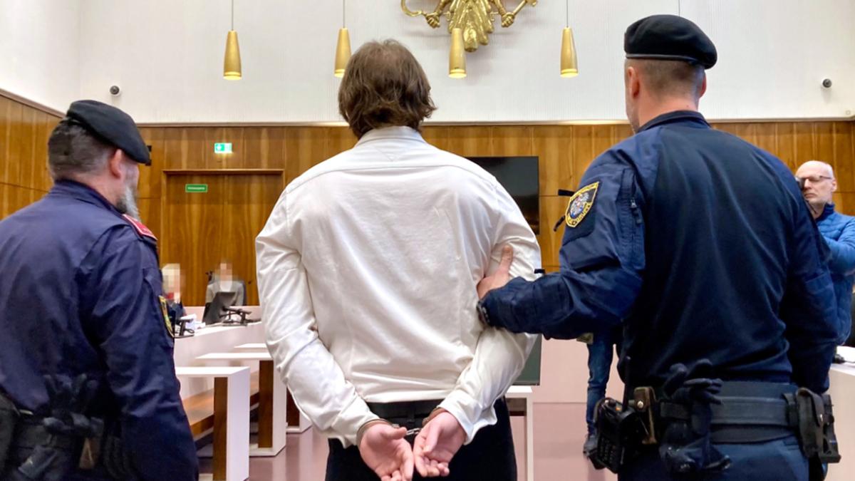 Oberösterreicher wegen zweifachen Mordes in Graz vor Gericht | Der 29-Jährige ist wegen des Verdachts des zweifachen Mordes vor Gericht