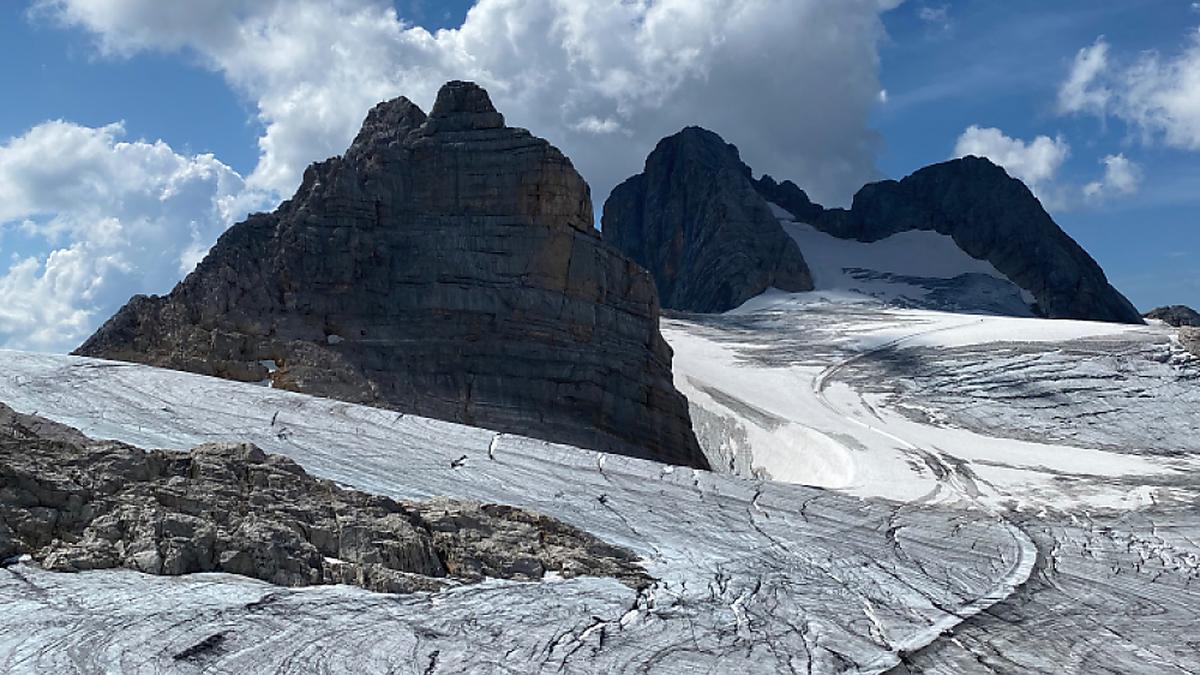 Den bereits stark dezimierten Geltschern (hier der Dachsteingletscher) brachte der niederschlagsreiche Winter eine kleine Verschnaufpause