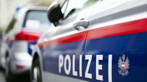 Polizeiauto wurde übersehen | Polizeiauto wurde übersehen