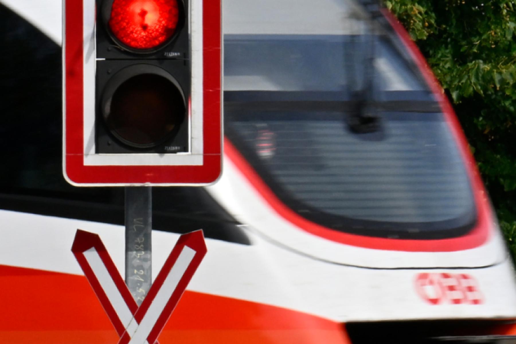 Ebensee: Fußgänger in Oberösterreich von Zug erfasst