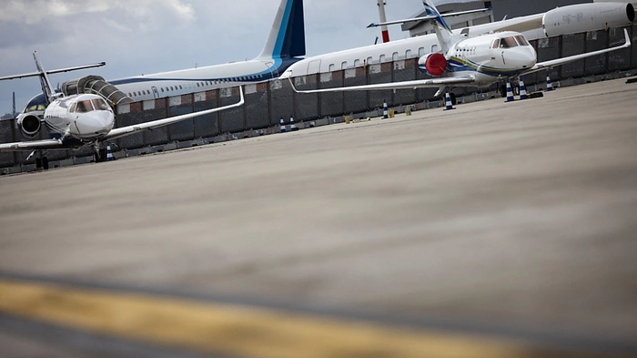 Die Nutzung von Privatjets ist Greenpeace ein Dorn im Auge | Die Nutzung von Privatjets ist Greenpeace ein Dorn im Auge