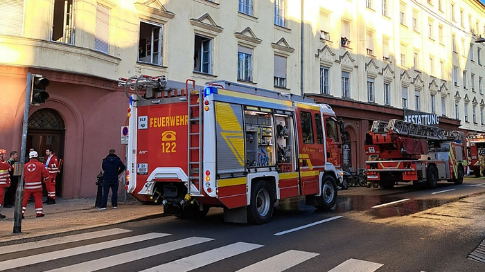 Batterie des E-Scooters dürfte beim Aufladen explodiert sein | Batterie des E-Scooters dürfte beim Aufladen explodiert sein