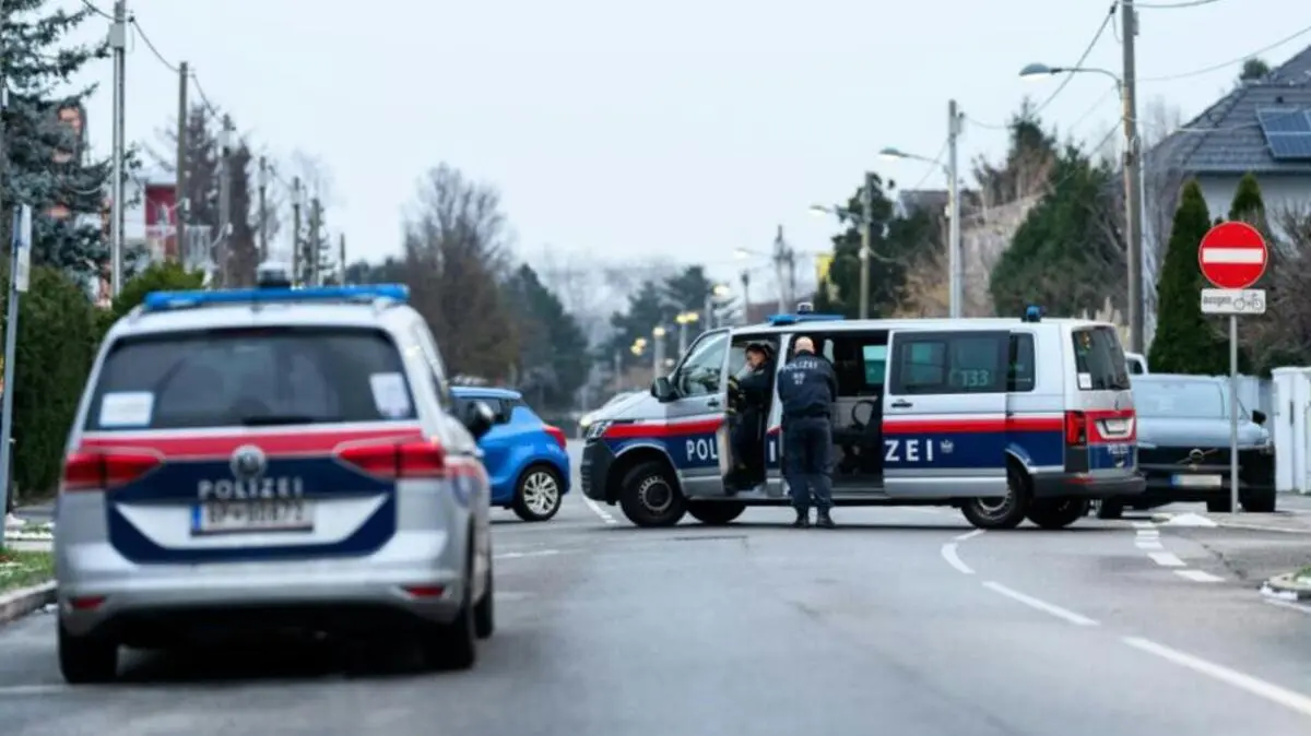 Polizisten sperrten Tatort am Montag ab | Polizisten sperrten Tatort am Montag ab