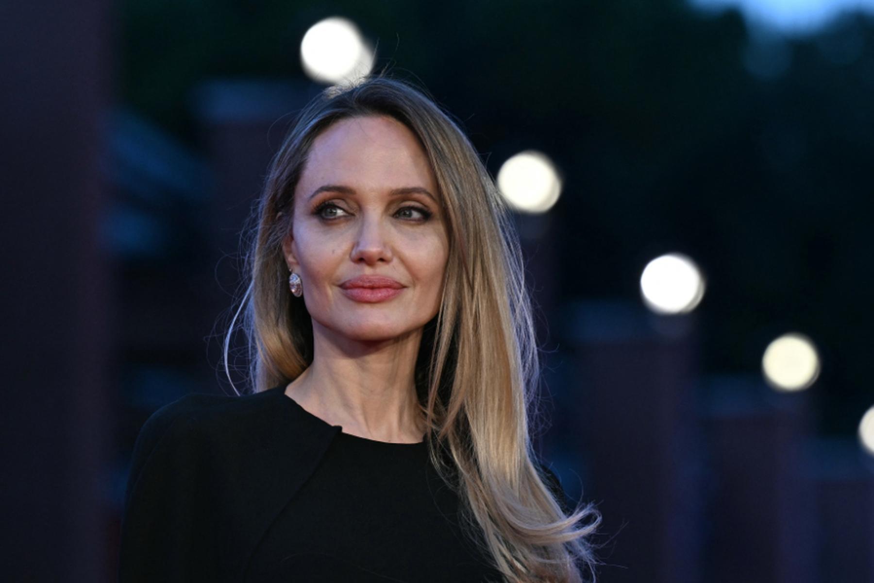 Paris/Hollywood: Anderen Mut machen: Angelina Jolie zeigt OP-Narben