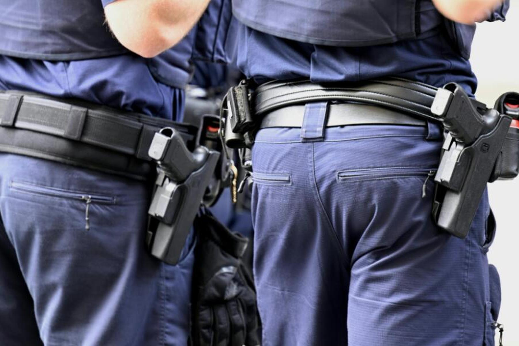 V Welsu poteka obsežna iskalna akcija po vlomu v zlatarno