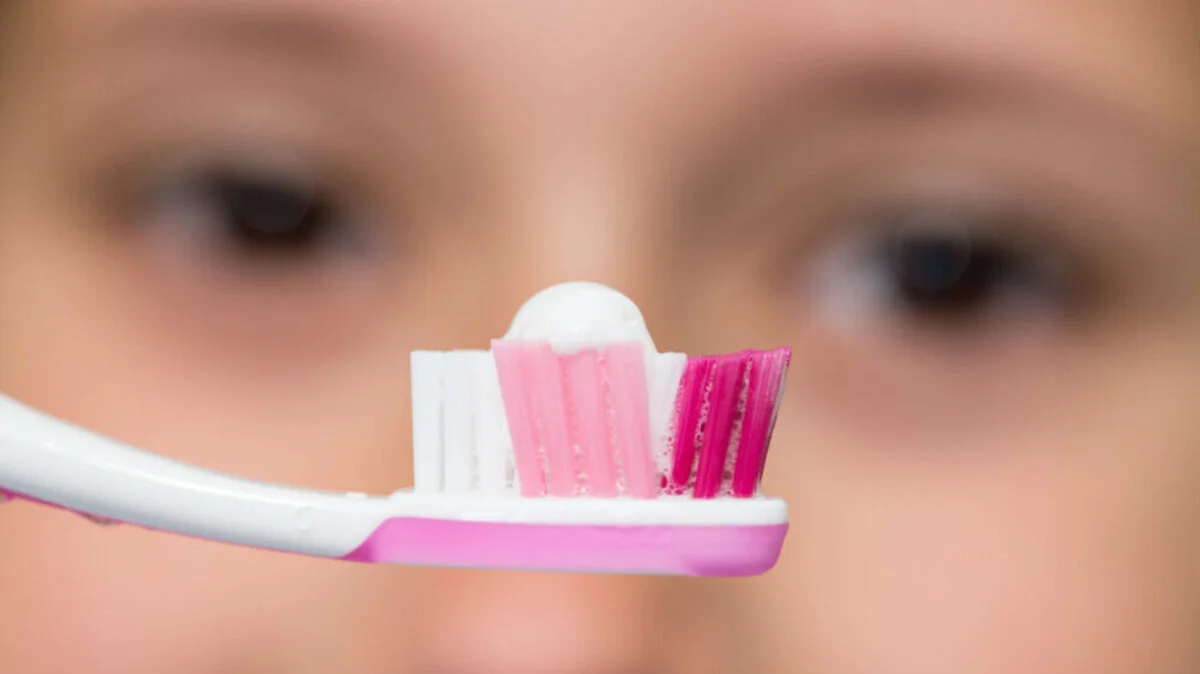 Zweimal täglich sollte man für zwei Minuten Zähne putzen | Zweimal täglich sollte man für zwei Minuten Zähne putzen