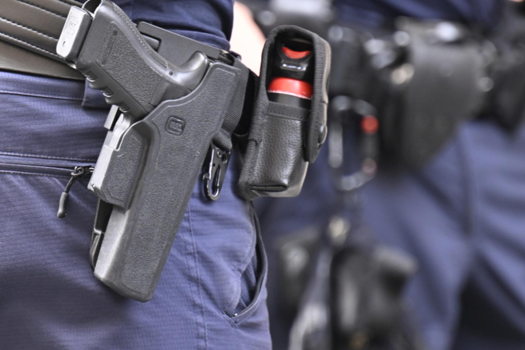 Wien: 40-Jährige in Wien wollte Polizisten ins Bein beißen