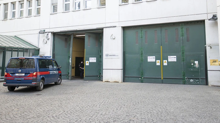Die tatverdächtigen Eltern kommen in die JA Josefstadt | Die tatverdächtigen Eltern kommen in die JA Josefstadt