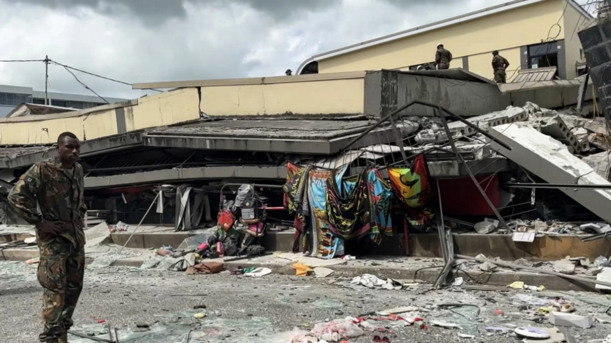 In Port Vila stürzten am Dienstag mehrere Gebäude ein | In Port Vila stürzten am Dienstag mehrere Gebäude ein