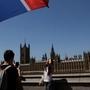 Touristen vor Londoner Big Ben mitten in der Hitzewelle | Touristen vor Londoner Big Ben mitten in der Hitzewelle