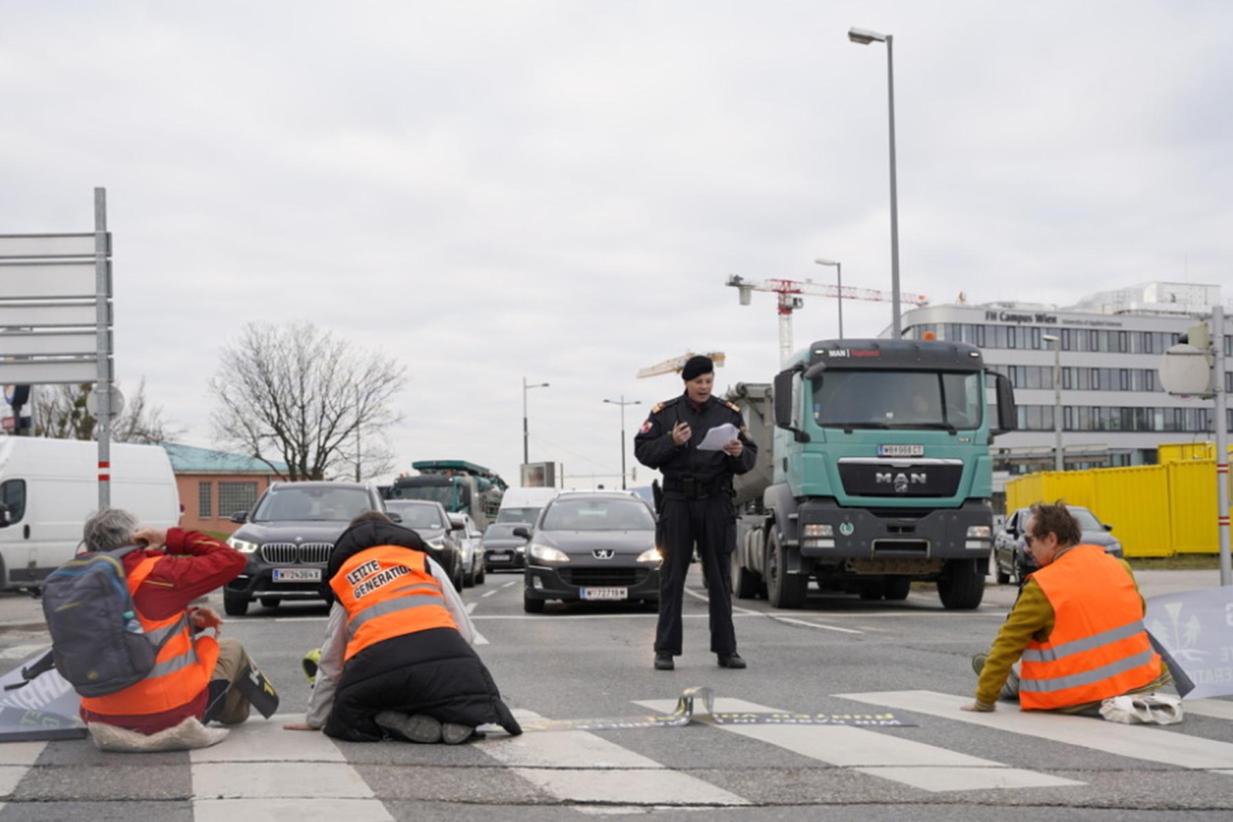 Wien: 40 Klimaaktivisten wegen schwerer Sachbeschädigung angeklagt