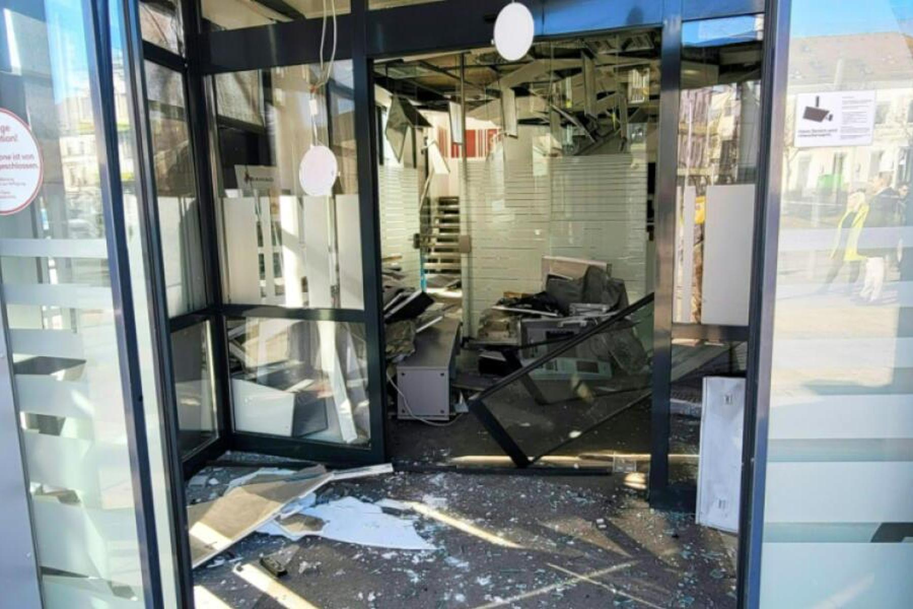 Wien/Hofkirchen im Traunkreis: Schlag gegen Bankomat-Sprenger - Vier Personen festgenommen