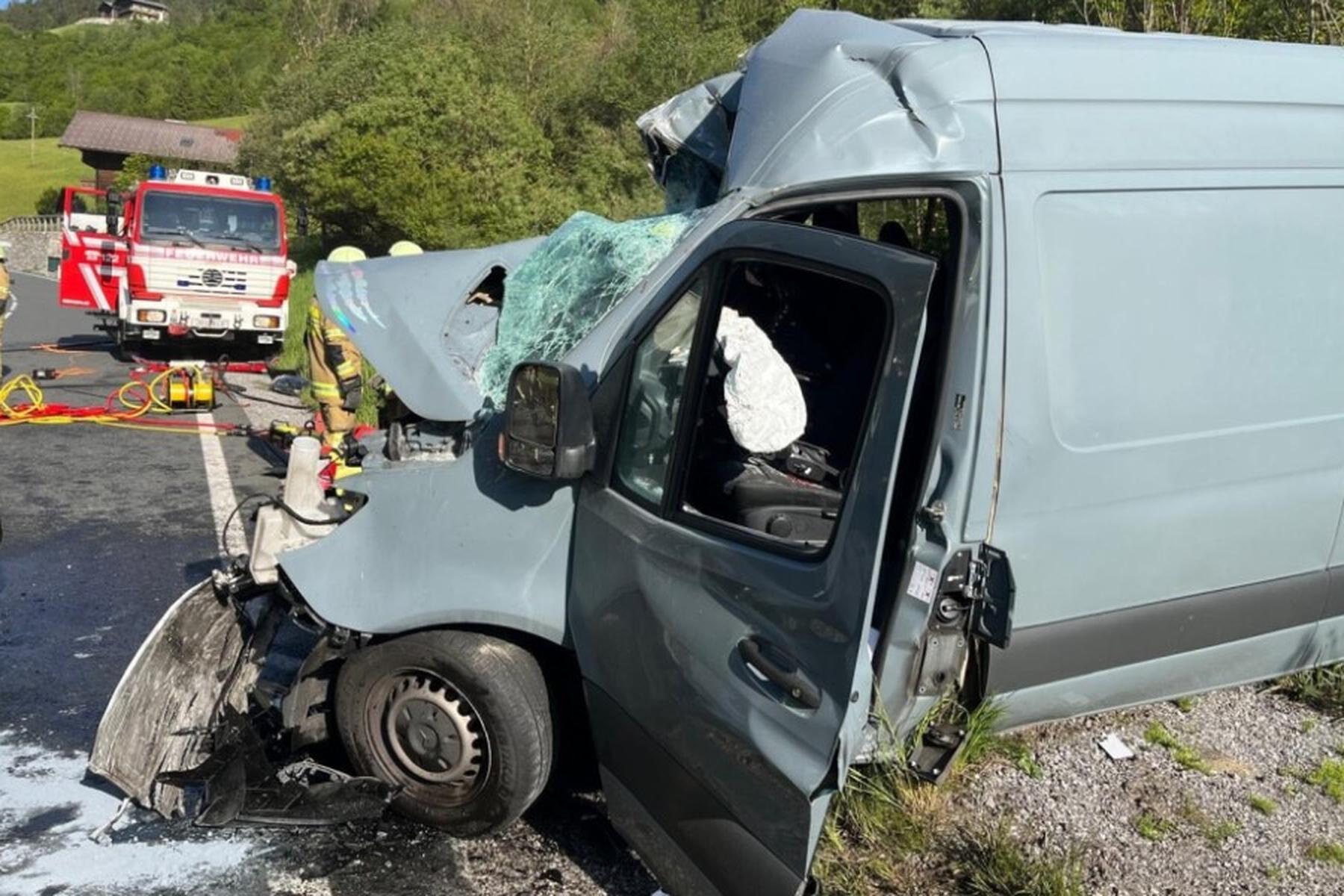 Radstadt: Zwei Tote, zwei Schwerverletzte bei Frontalcrash in Salzburg
