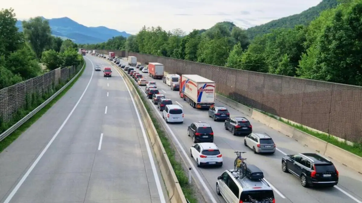 Auch am Sonntag noch 25 Kilometer Stau in Salzburg. | Auch am Sonntag noch 25 Kilometer Stau in Salzburg.