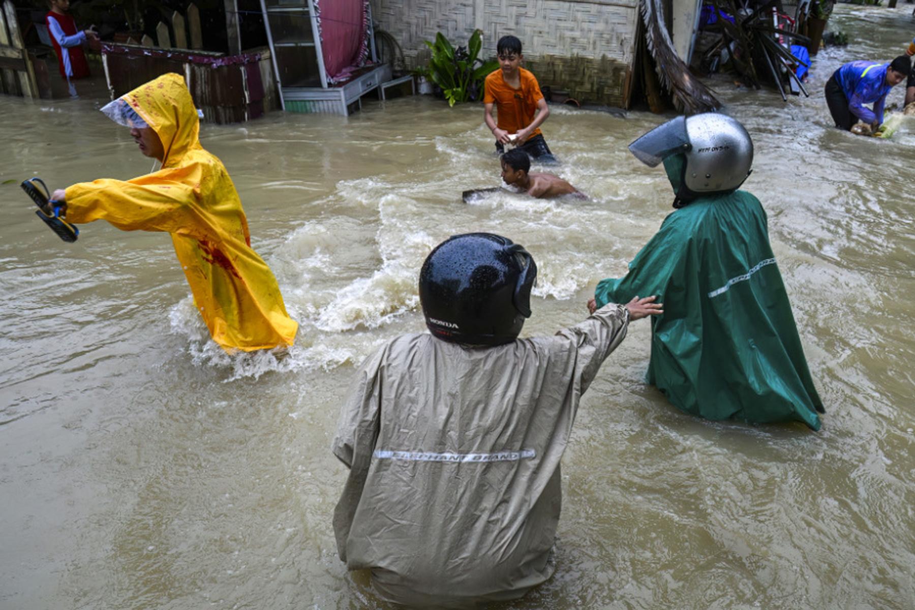 Jakarta/Bangkok: Über 160 Tote bei Überschwemmungen in Südostasien