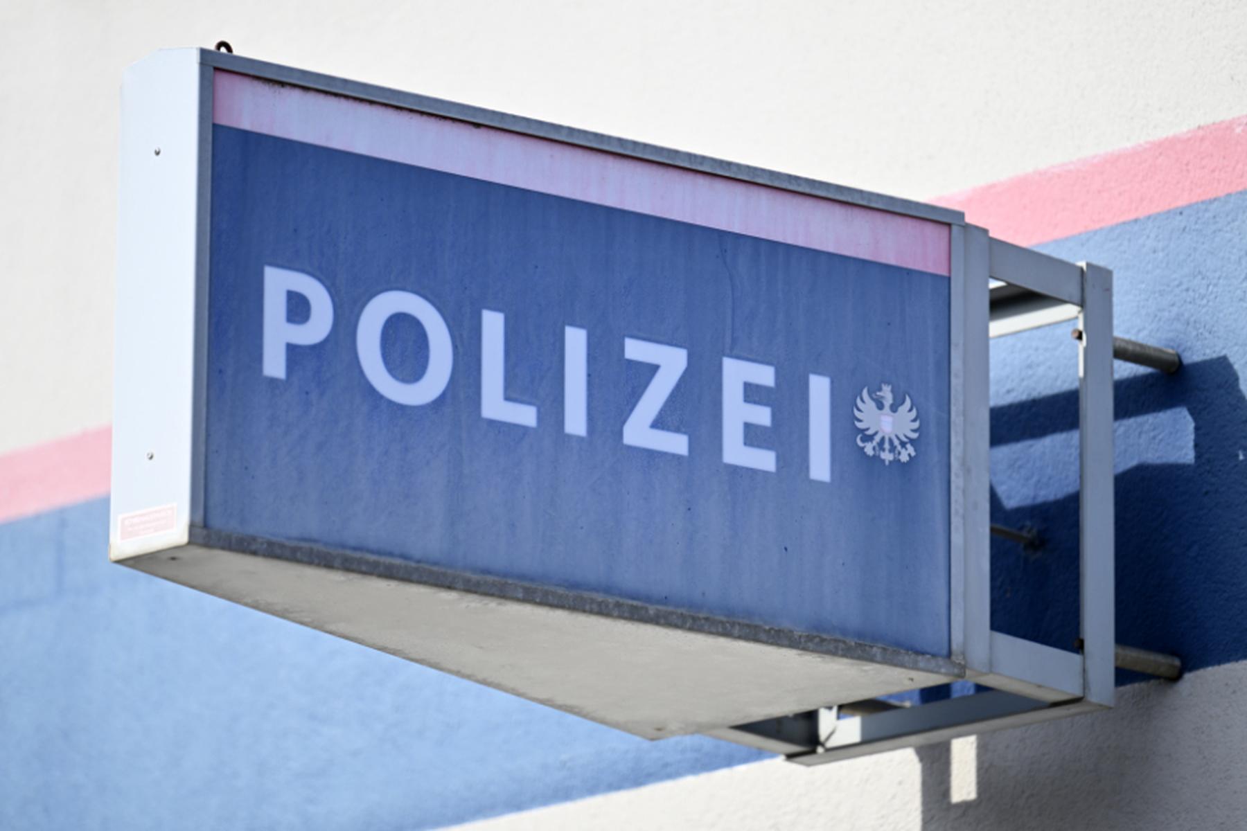 Wien: Wiener Polizei forscht Eltern von zurückgelassenem Baby aus