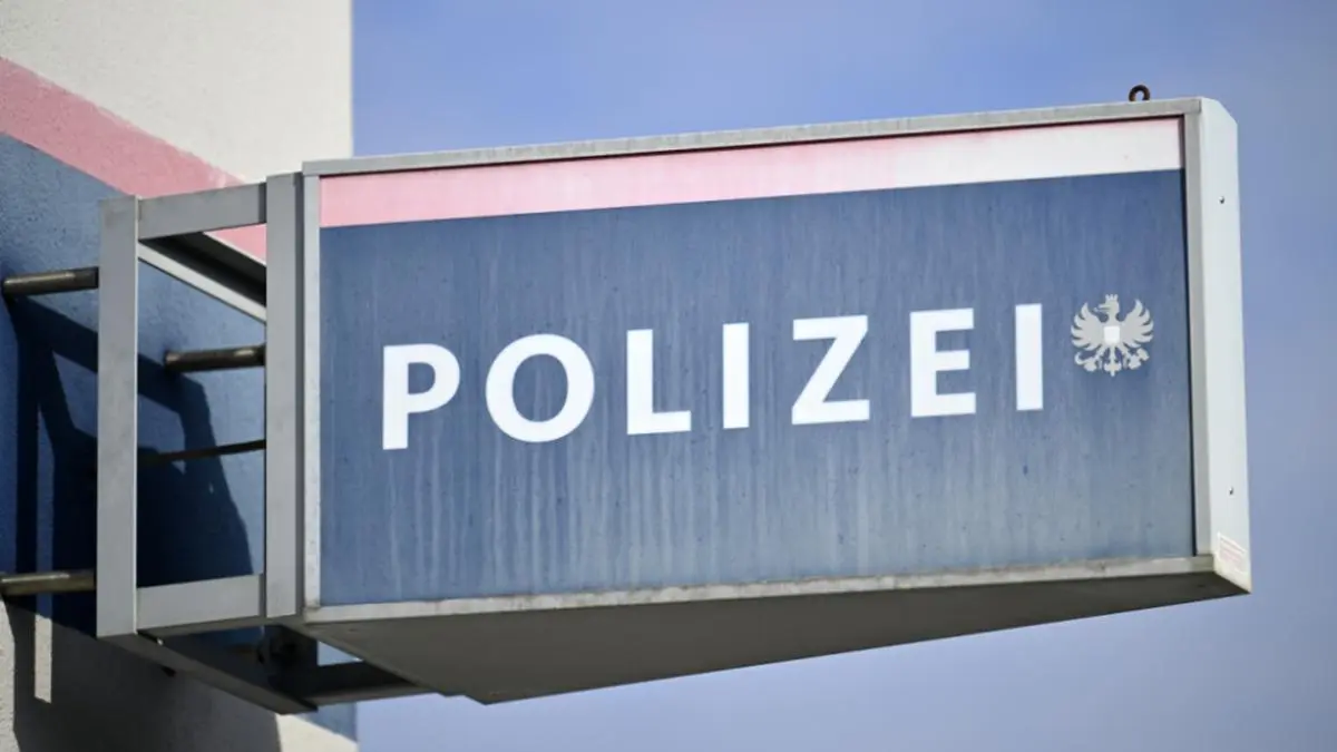 Am Freitag erstatte der Salzburger bei der Polizei Anzeige. | Am Freitag erstatte der Salzburger bei der Polizei Anzeige.