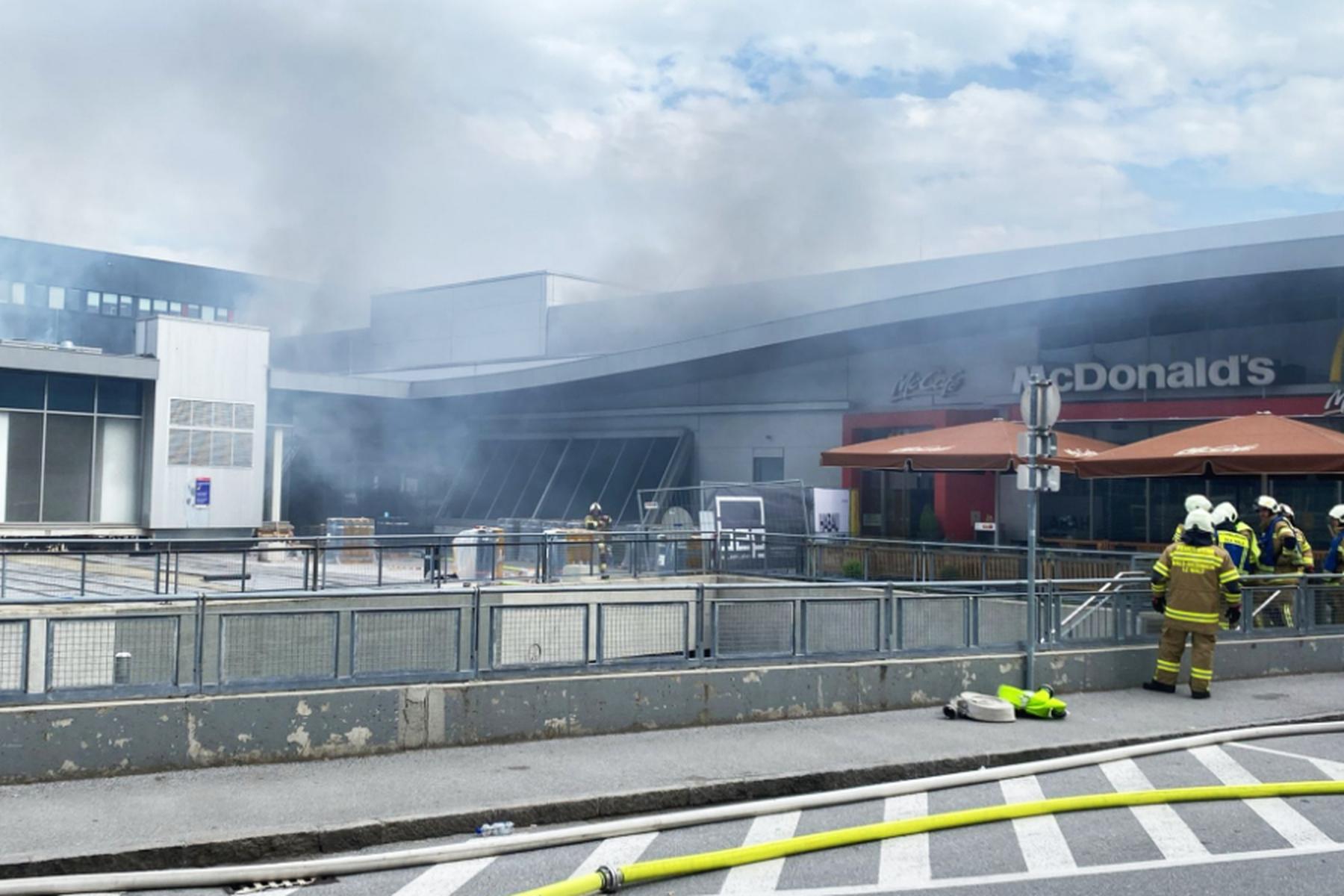 Wals-Siezenheim: Gebäude nach Großbrand in Wals-Siezenheim evakuiert