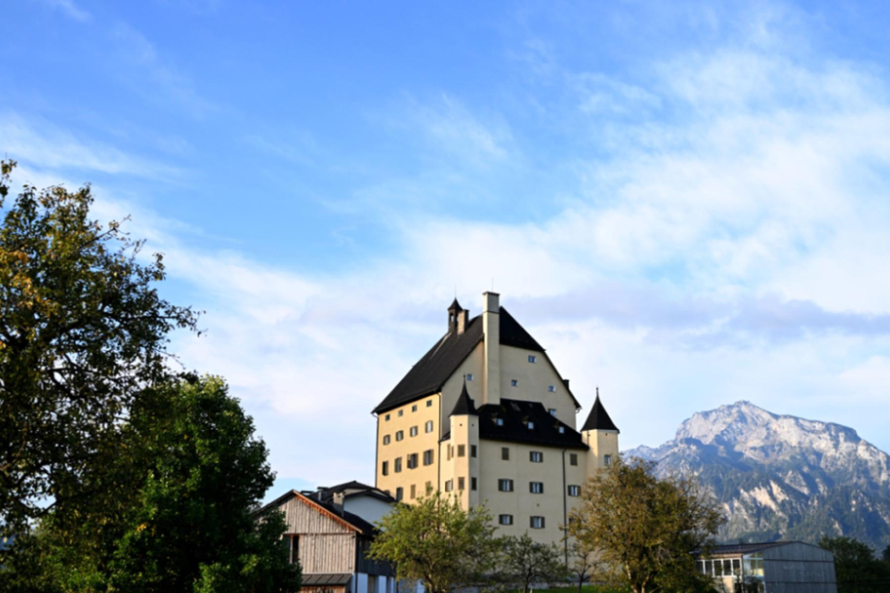 Salzburške nune lahko začasno ostanejo v samostanu Goldenstein, a pod pogoji