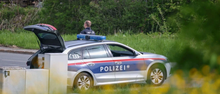 Polizei in der Nähe des Tatorts in Maria Alm im Pinzgau | Die Polizei in der Nähe des Tatorts in Maria Alm im Pinzgau (Archiv)