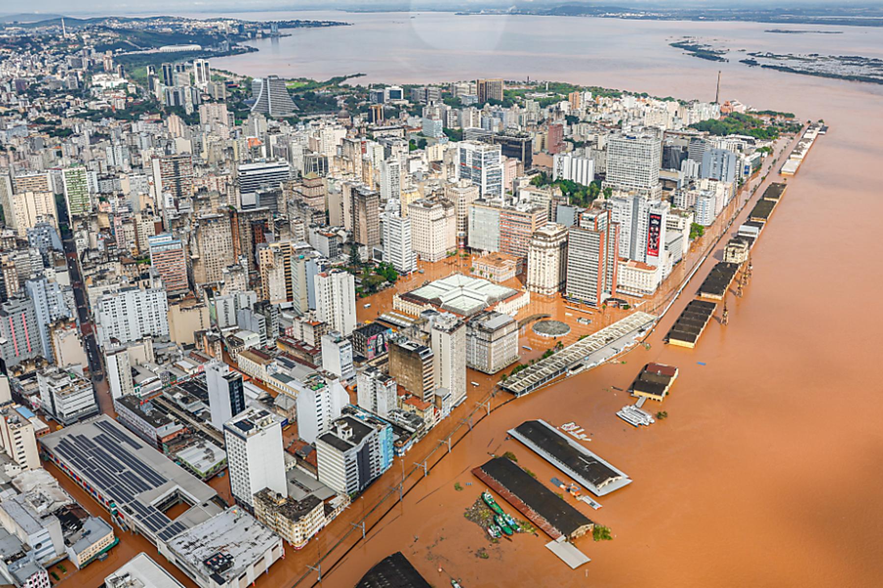 Porto Alegre: Zahl der Opfer von Flutkatastrophe in Brasilien steigt