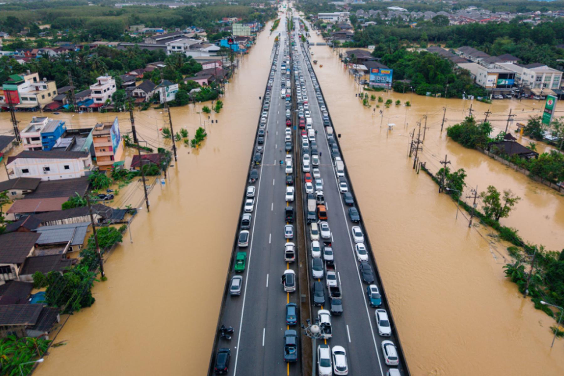 Bangkok/Medan (Sumatra): Mittlerweile 33 Tote bei Flutkatastrophe in Thailand