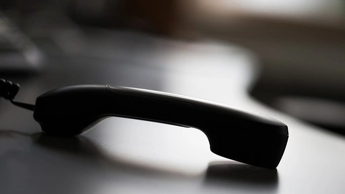 Deeskalation am Telefon statt Gewaltausbruch: Unterstützung für Männer bei der Krisenhelpline | Deeskalation am Telefon statt Gewaltausbruch: Unterstützung für Männer bei der Krisenhelpline