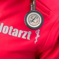 Polnischer Arbeiter bei Sturz aus Fenster verletzt
