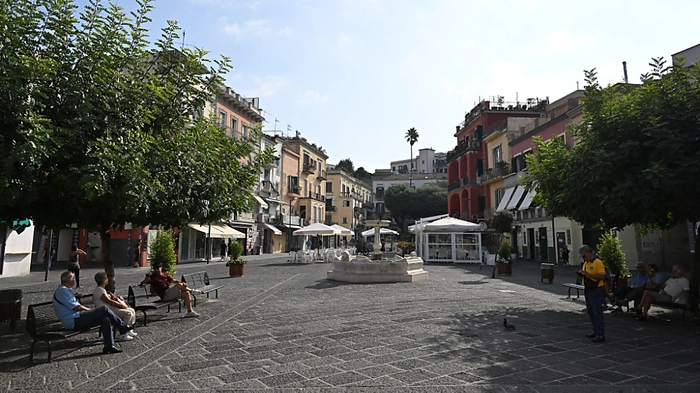 Hauptplatz von Pozzuoli auf dem Gebiet der Phlegräischen Felder | Hauptplatz von Pozzuoli auf dem Gebiet der Phlegräischen Felder