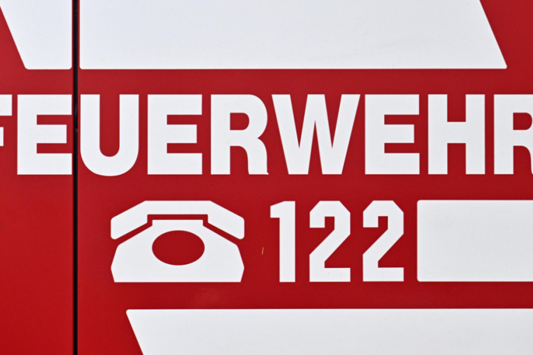 V Bad Großpertholzu v Spodnji Avstriji moški umrl pod traktorjem