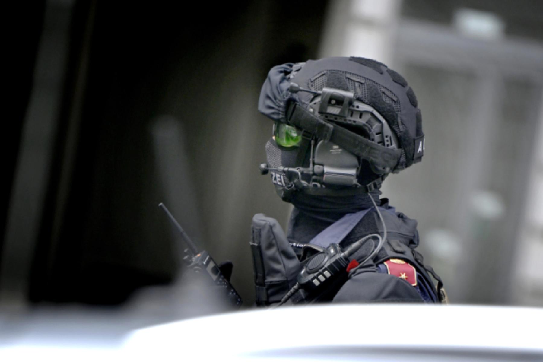 Wien: Stark alkoholisierter Wiener zielte mit Waffe auf Polizisten