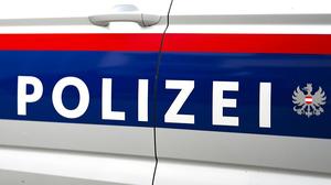 Bei einer Schule in Innsbruck fand ein Polizeieinsatz statt | Bei einer Schule in Innsbruck fand ein Polizeieinsatz statt