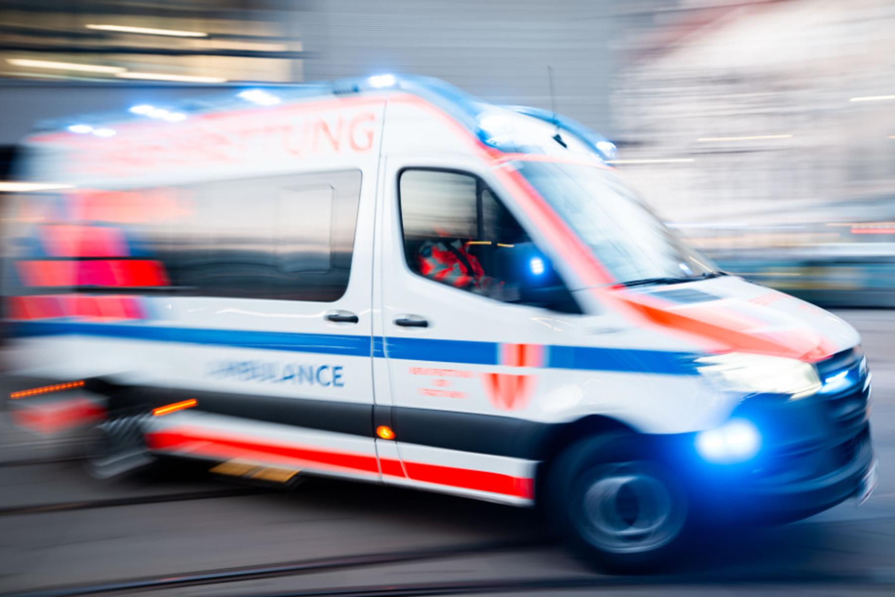 Wien: Pkw-Lenker in Wien starb bei Kollision mit Betonsockel