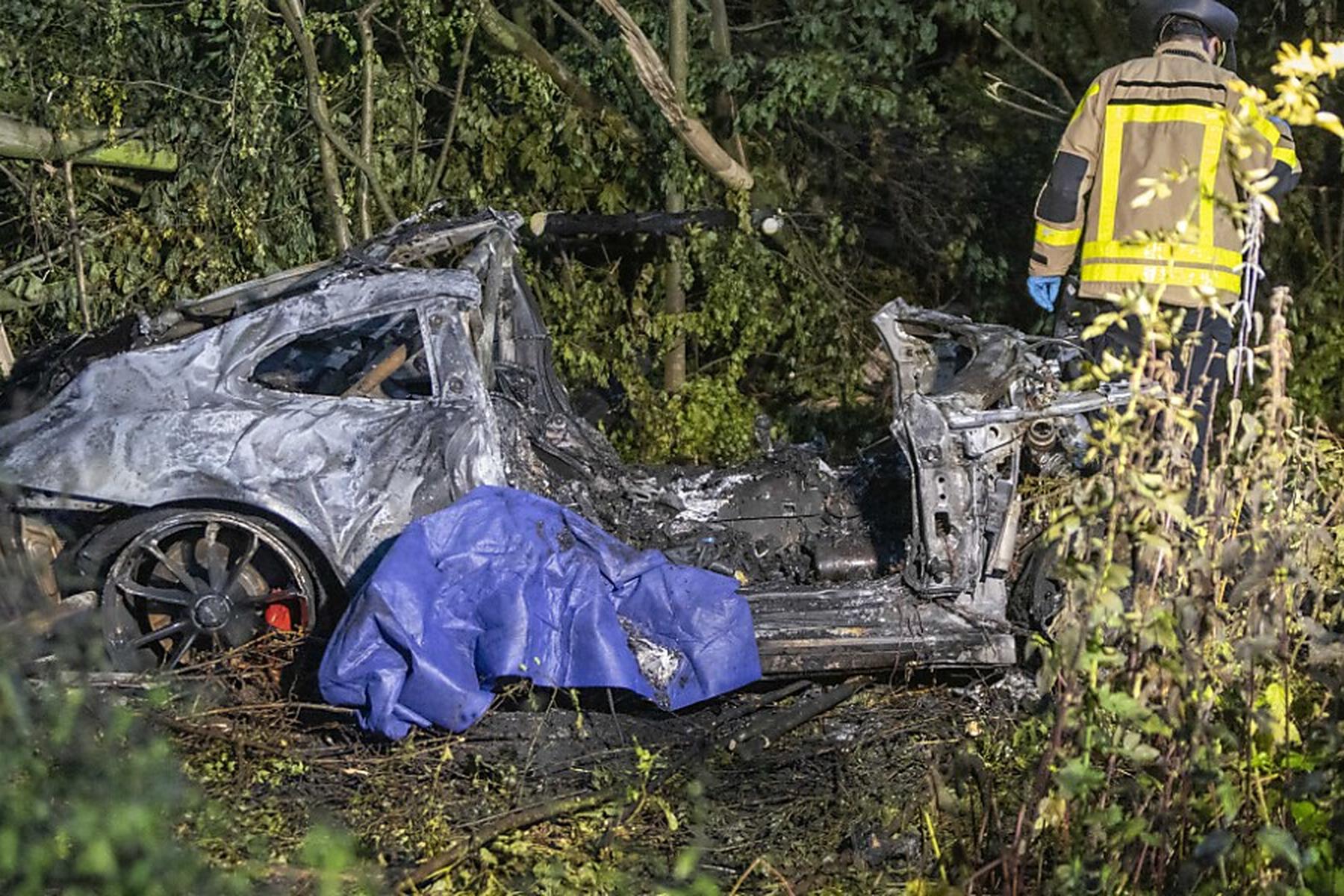 Dortmund/Unna: Zwei Menschen nach Autorennen auf deutscher A44 verbrannt