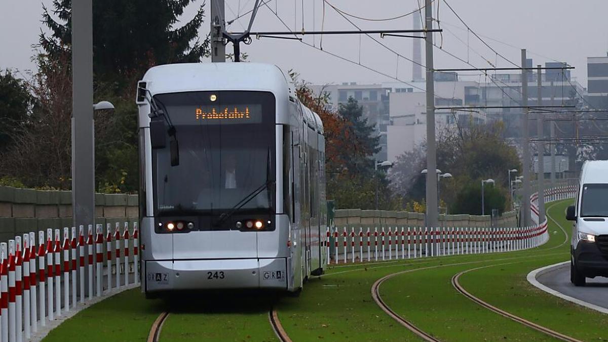 Die Straßenbahn-Linie 5 in Graz soll ab 30. November 2024 wieder normal fahren. Die Groß-Baustelle in Graz-Puntigam ist dann abgeschlossen.