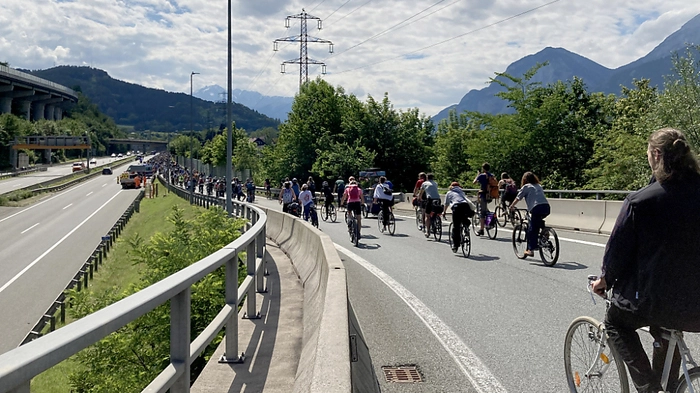Auf einem kurzen Autobahnabschnitt wurde am Freitag geradelt | Auf einem kurzen Autobahnabschnitt wurde am Freitag geradelt
