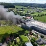 Das Feuer brach am Dach des Gebäudes aus | Das Feuer brach am Dach des Gebäudes aus