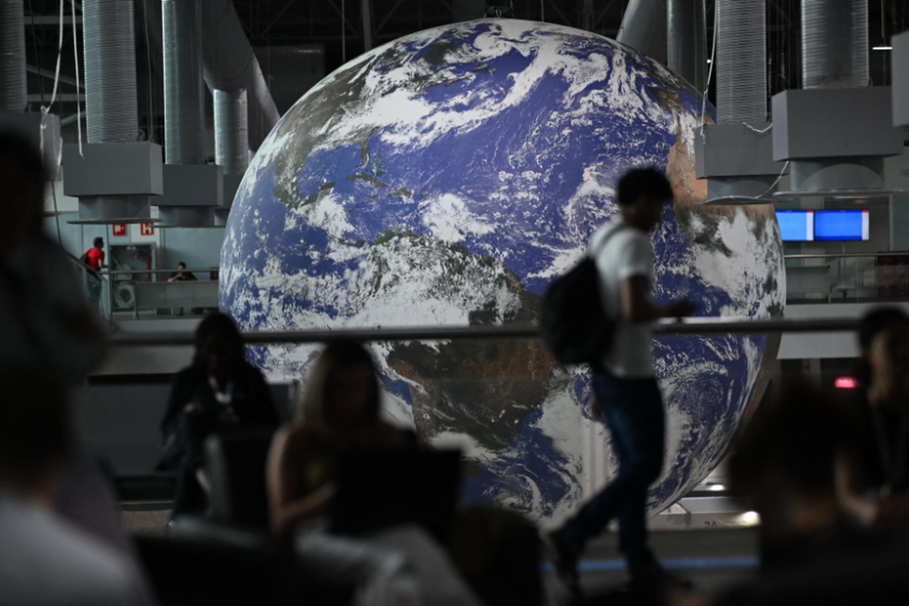 Strokovnjaki opozarjajo, da je cilj 1,5 stopinje Celzija kratkoročno nedosegljiv, dolgoročno pa še mogoč