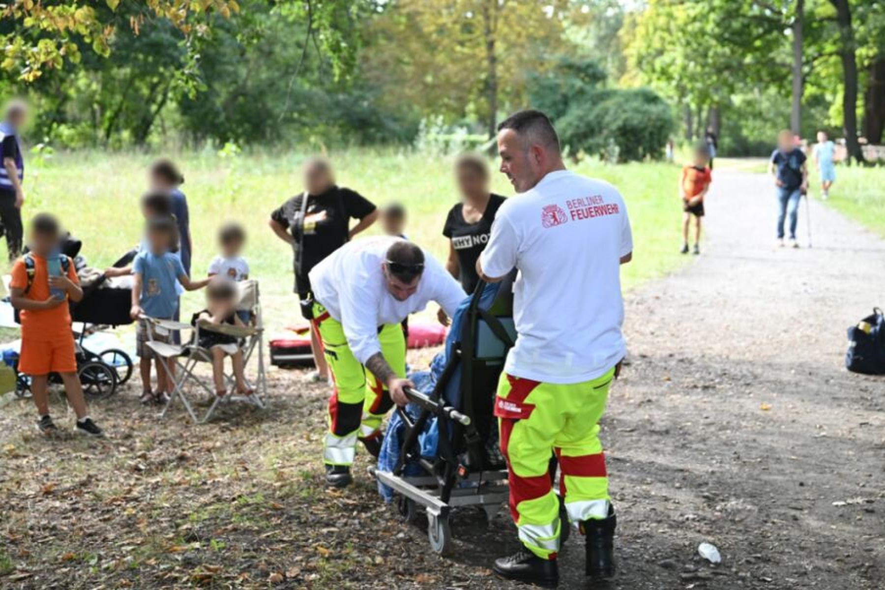 Berlin: Auto fuhr bei Unfall in Berlin in Menschenmenge