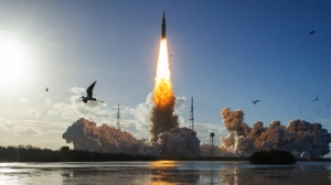 Rakete hob beim Kennedy Space Center in Florida ab | Rakete hob beim Kennedy Space Center in Florida ab