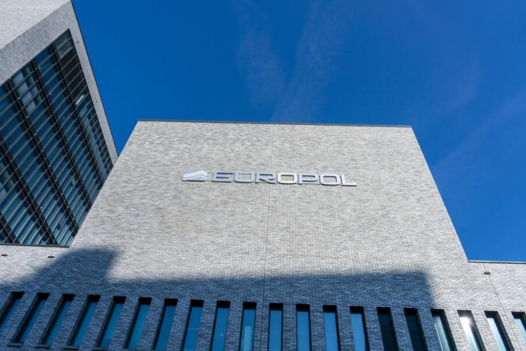 Den Haag/Wien: 54 Festnahmen bei Aktion gegen Menschenhandel in Europa