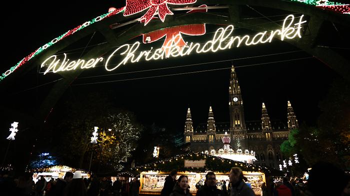 Auszeichnung für den Christkindlmarkt vor dem Wiener Rathaus | Auszeichnung für den Christkindlmarkt vor dem Wiener Rathaus