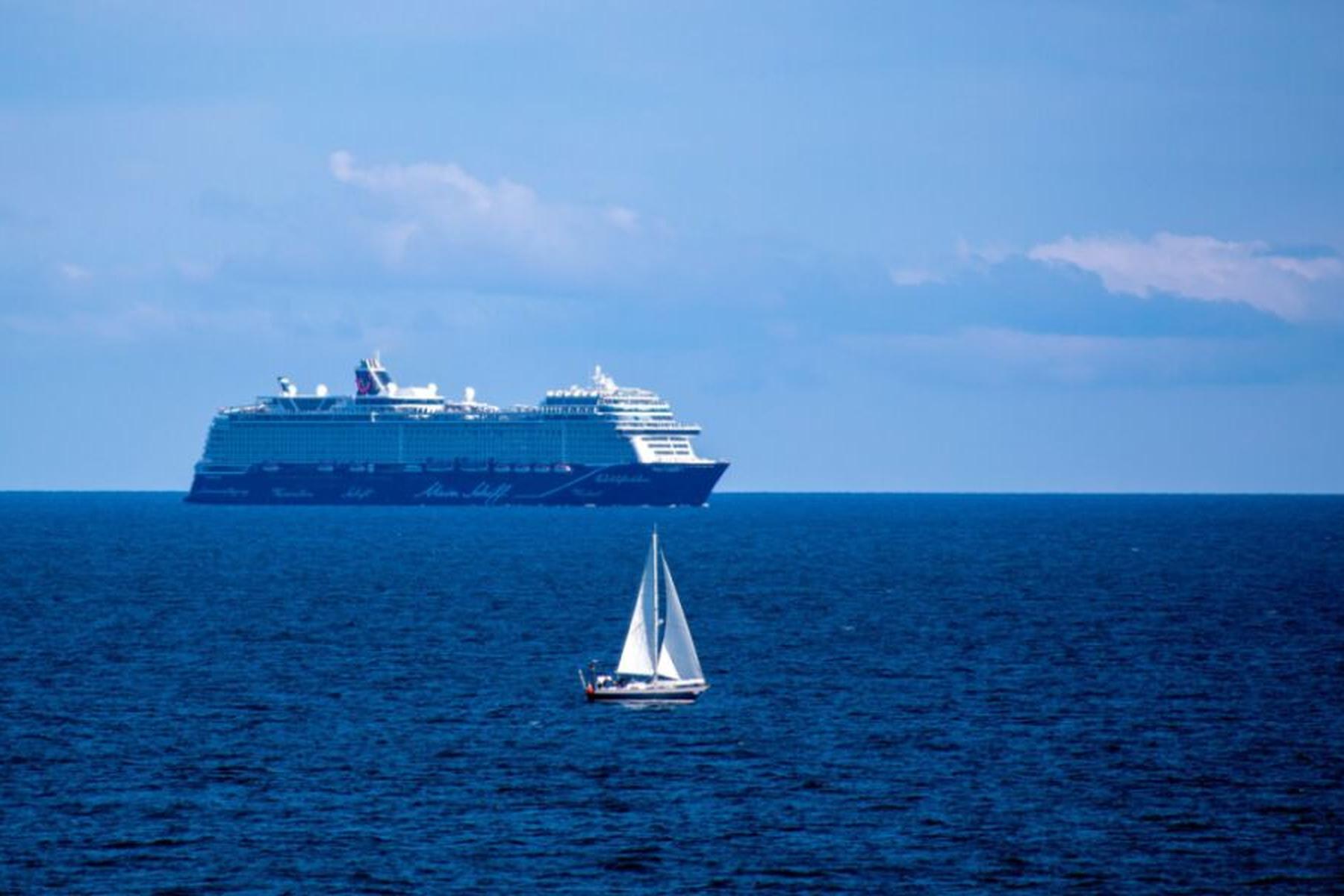 Hamburg/Dominikanische Republik/Samana: Katamaran in der Karibik mit 50 Passagieren gesunken
