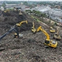 Eine Mülllawine auf der Abfallentsorgungsanlage Bantargebang in der Satellitenstadt Bekasi.