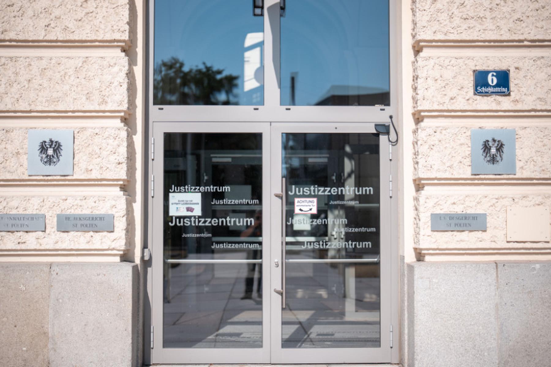 St. Pölten: Vierjähriger nach Fenstersturz in NÖ auf Weg der Besserung