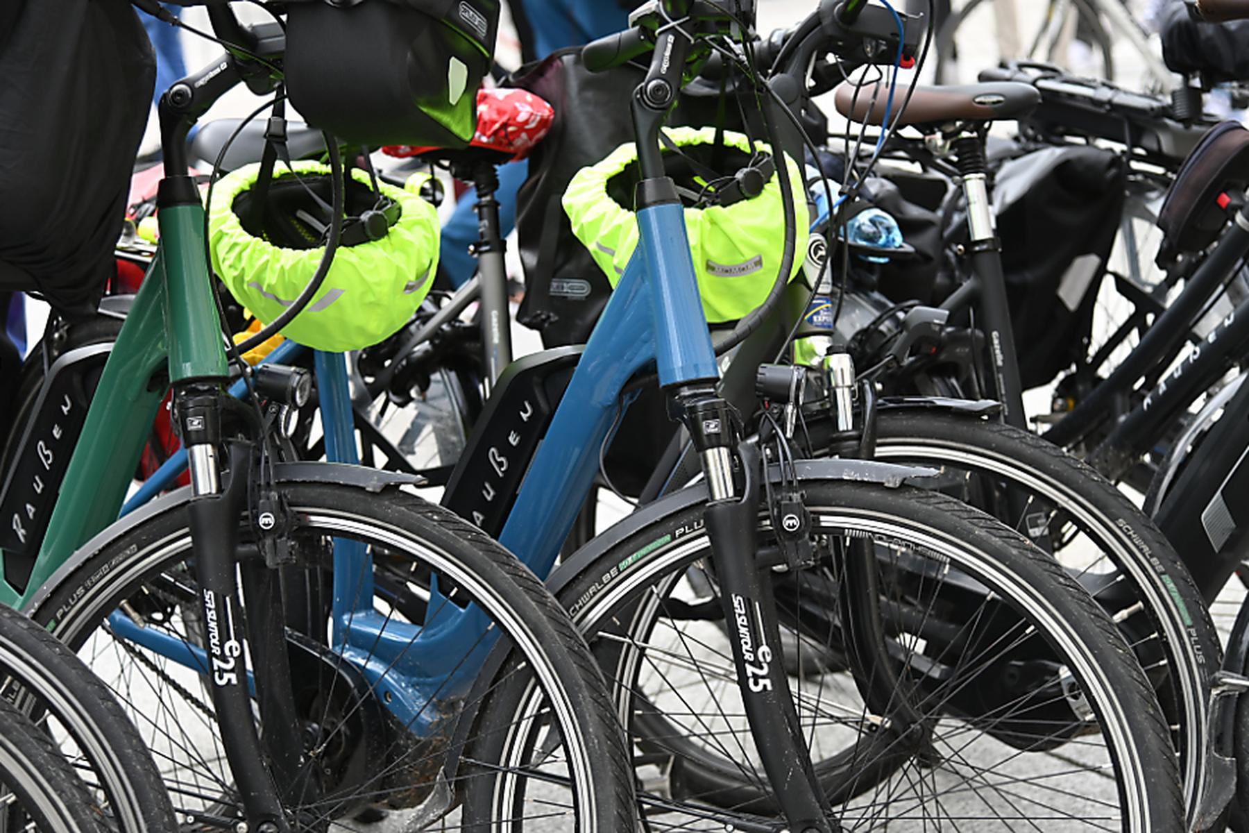 Wien: Verkehrssicherheitsfachleute für Helmpflicht bei E-Bikes