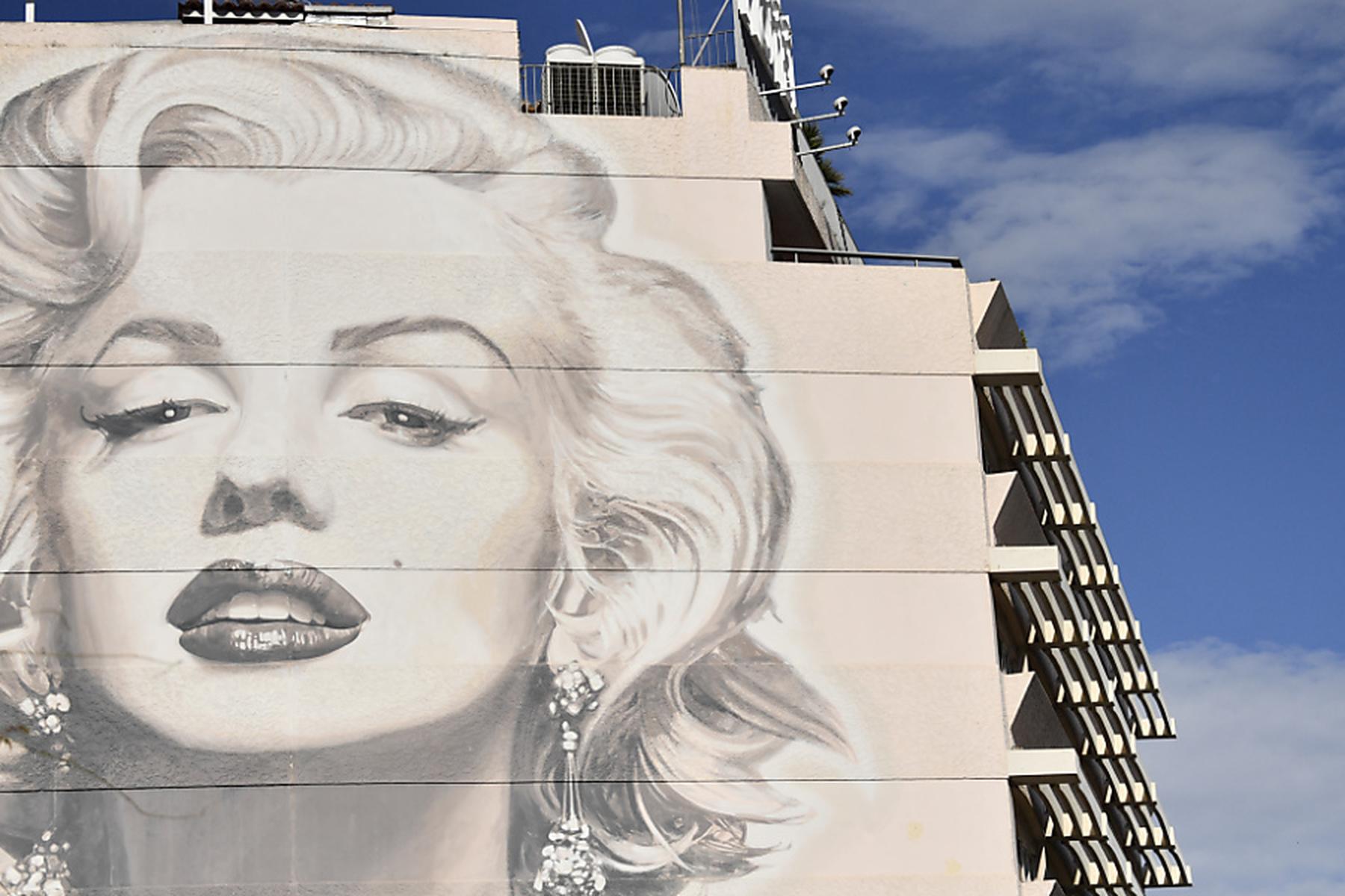 Los Angeles: Grab in Los Angeles neben Monroe und Hefner versteigert